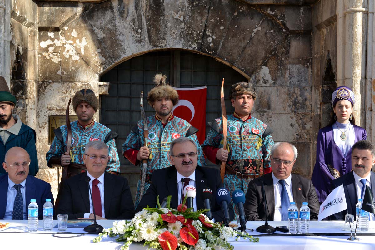 VAL KARALOLU LK KEZ KUTLANACAK ANTALYANIN FETH DOLAYISIYLA BASIN TOPLANTISI DZENLED