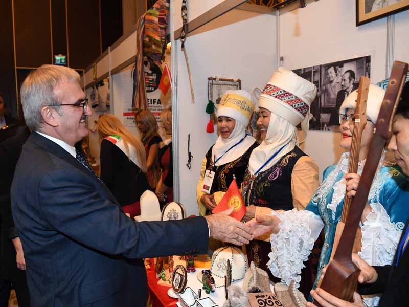 İnsan İnsanın Kurdu Değil İnsan İnsanın Yurdudur 01