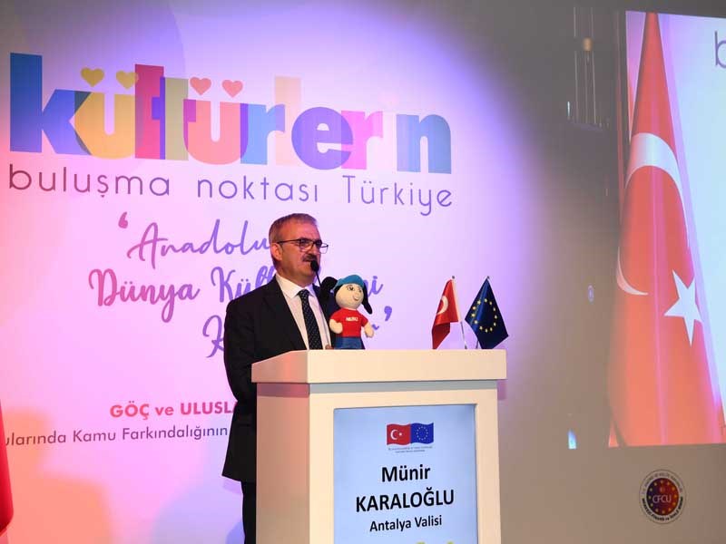 İnsan İnsanın Kurdu Değil İnsan İnsanın Yurdudur ana