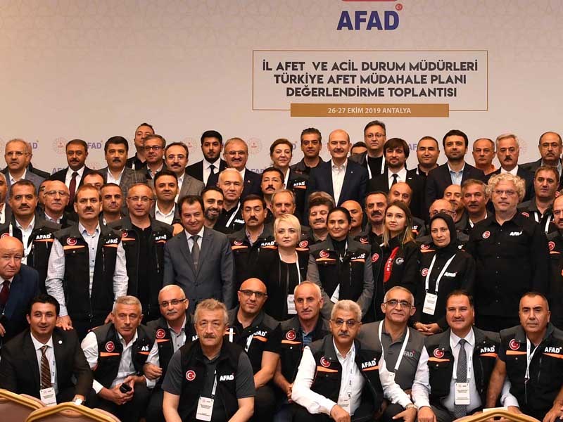 Bakan Soylu ve Vali Karaloğlu AFAD Müdürleri ile Buluştu ana