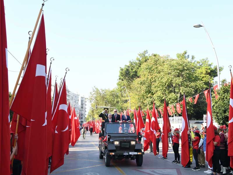 Yeryüzü Durdukça Yaşasın Cumhuriyetimiz ana