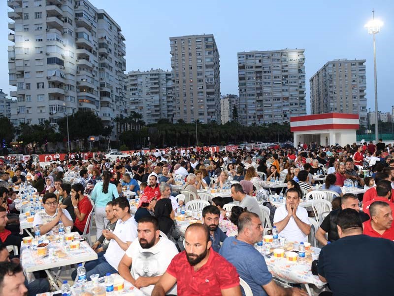 Vali Karaloğlu Antalyaspor Taraftarıyla İftarda Buluştu 05