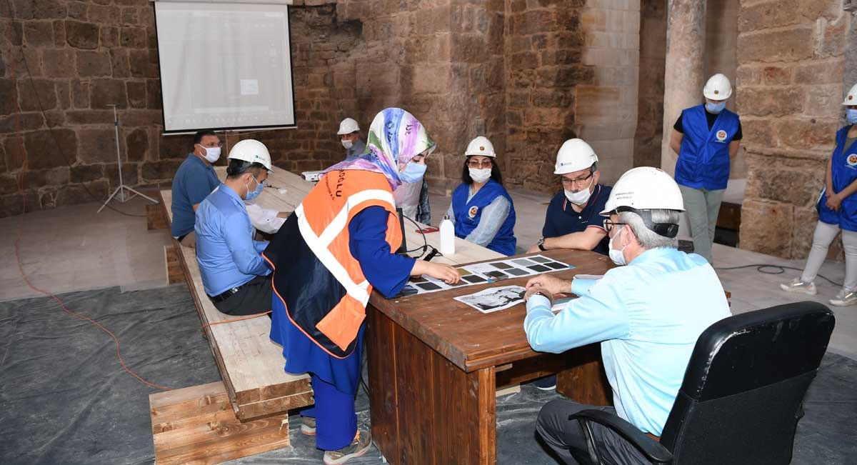 Şehzade Korkut Camiinde Ahşap İşlemeler Göz Kamaştıracak 04