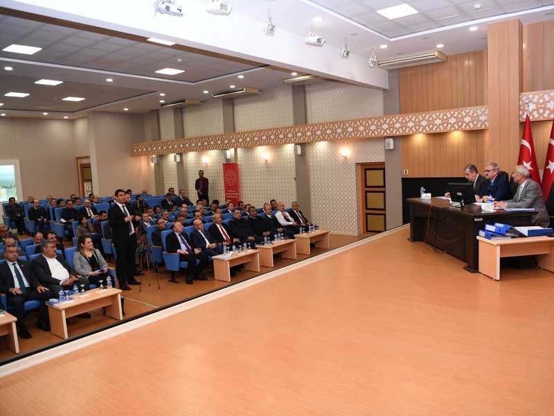 Vali Karaloğlu’dan Kurumlara Karne Değerlendirmesi 01