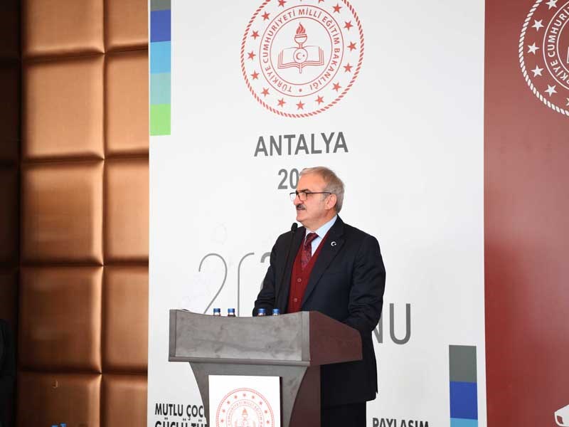 En Önemli Yatırım Eğitimdir 03