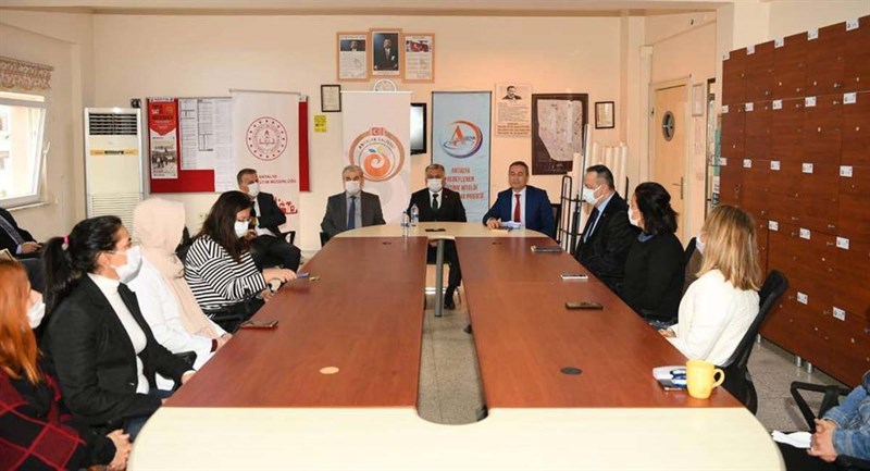 09_üreten_bir_toplum_olma_yolunda_meslek_liseleri_olmazsa_olmazımız