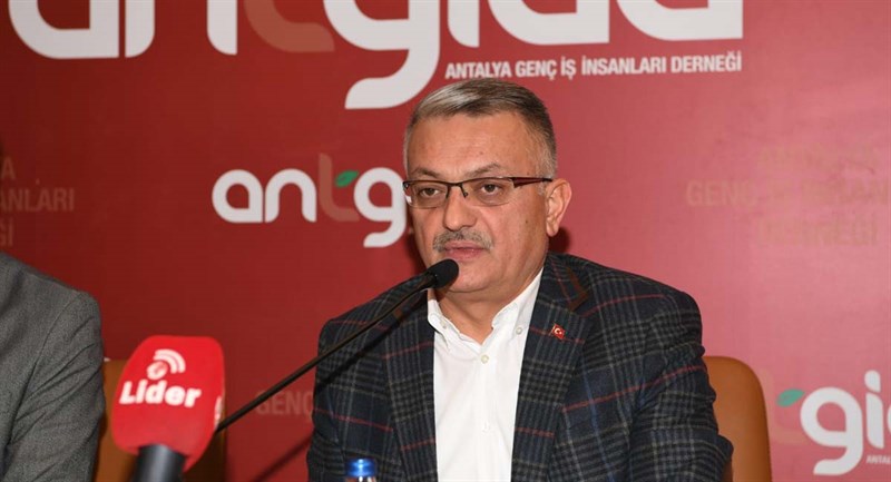 Vali Yazıcı ANTGİAD Üyeleriyle Bir Araya Geldi 02