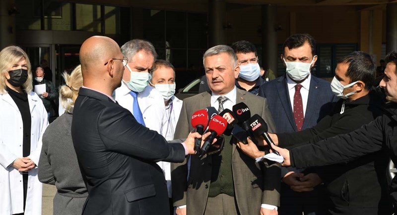Vali Yazici Pitbull Saldirisinda Yaralanan Asiyenin Ailesini Ziyaret Etti 07