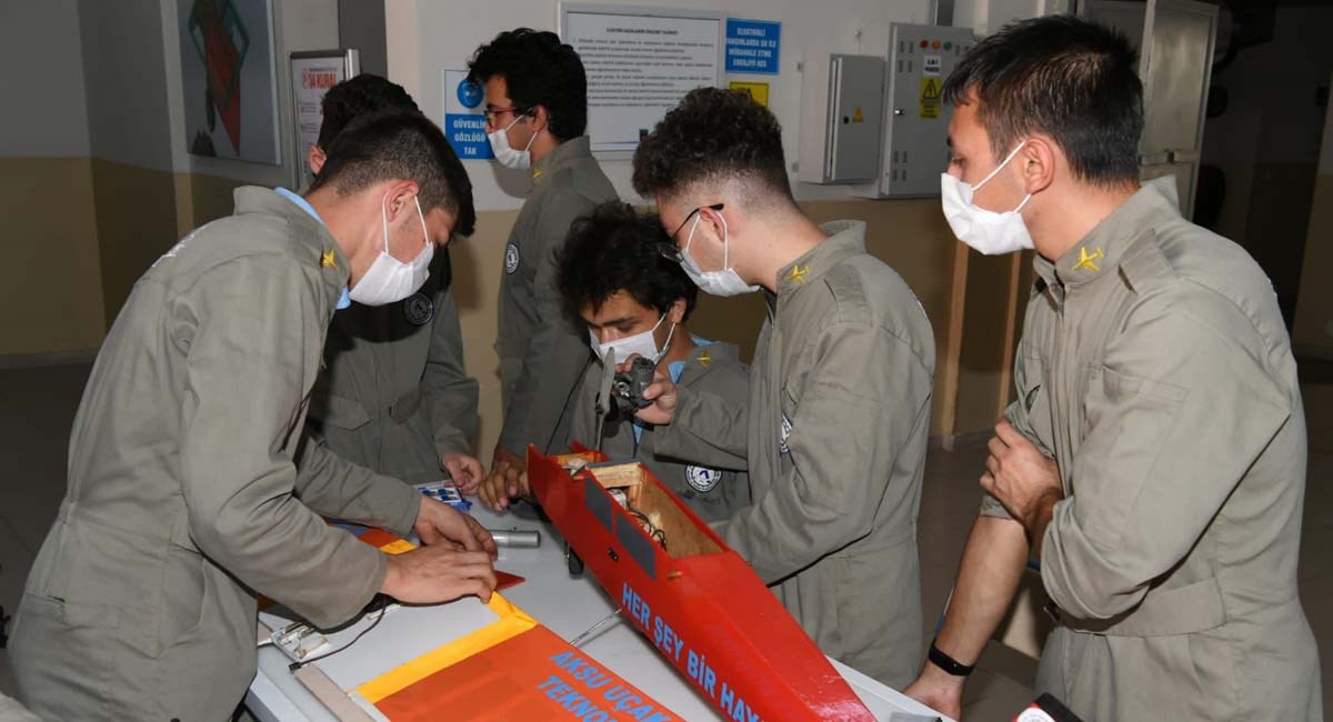 Aksu Uçak Bakım Teknolojisi Mesleki Ve Teknik Anadolu Lisesi İHA Ar-Ge Merkezi 04