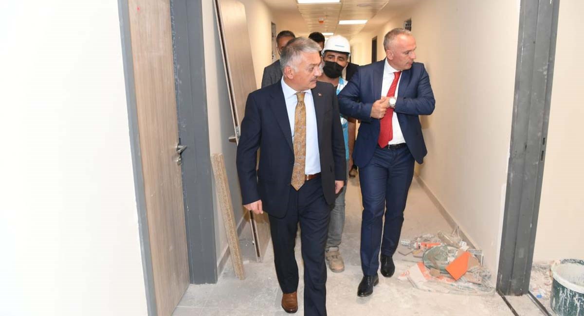 Vali Yazıcı İnşaat Çalışmalarında Sona Gelinen Yurtta İncelemelerde Bulundu 01