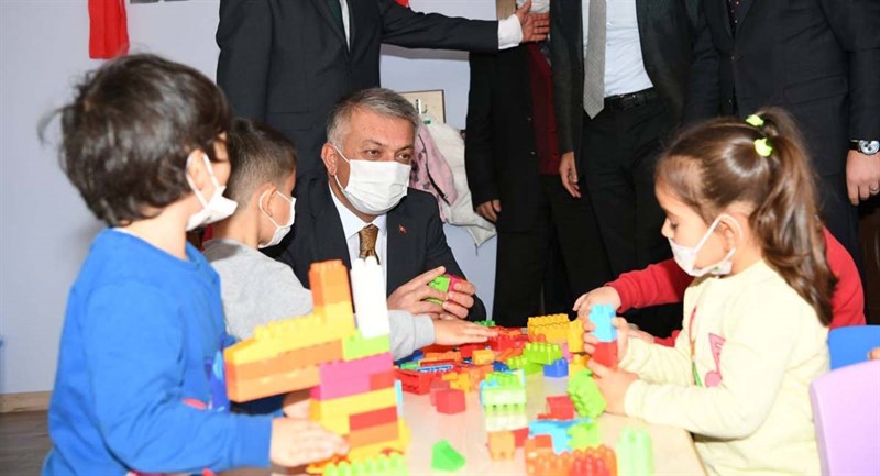 Eğitime Yapılan Yatırım En Değerli Yatırımdır 04