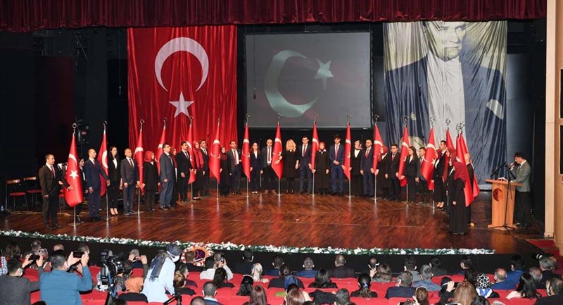 Yaktıkları Meşaleyle Karanlığımızı Aydınlatan Öğretmenlerimizdir 04