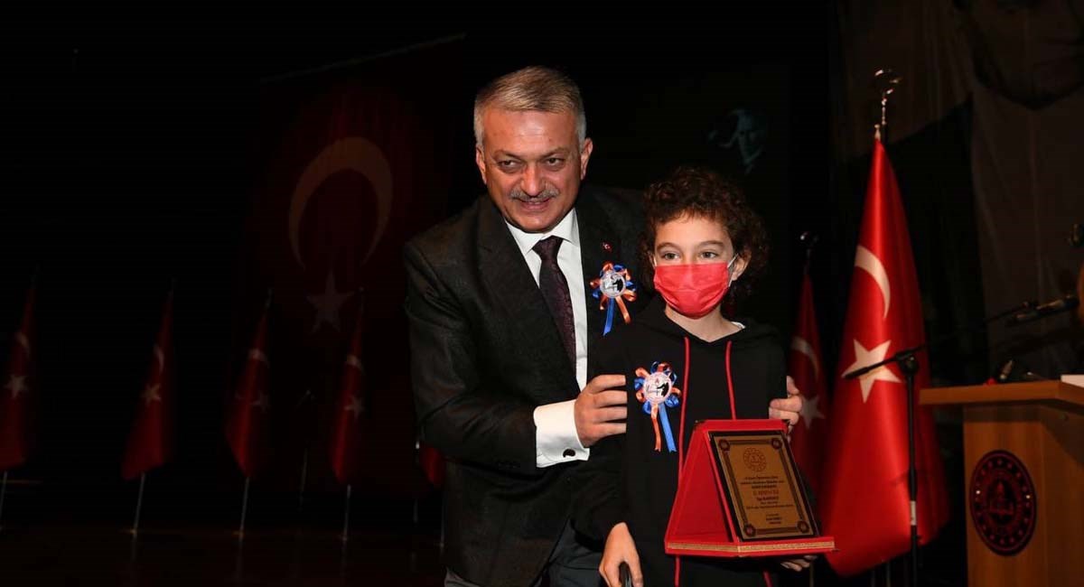 Yaktıkları Meşaleyle Karanlığımızı Aydınlatan Öğretmenlerimizdir 11