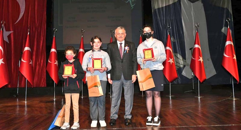Yaktıkları Meşaleyle Karanlığımızı Aydınlatan Öğretmenlerimizdir 12