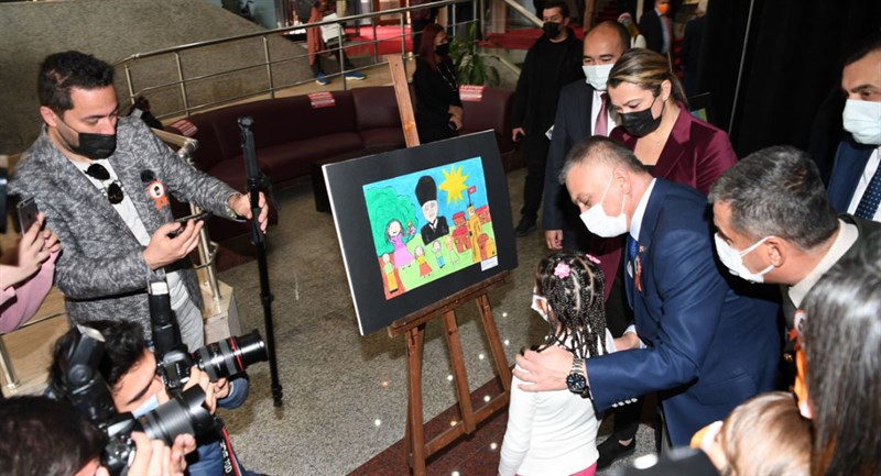 vali yazici ataturk un antalya ya gelisinin 91 yildonumu kutlama torenine katildi