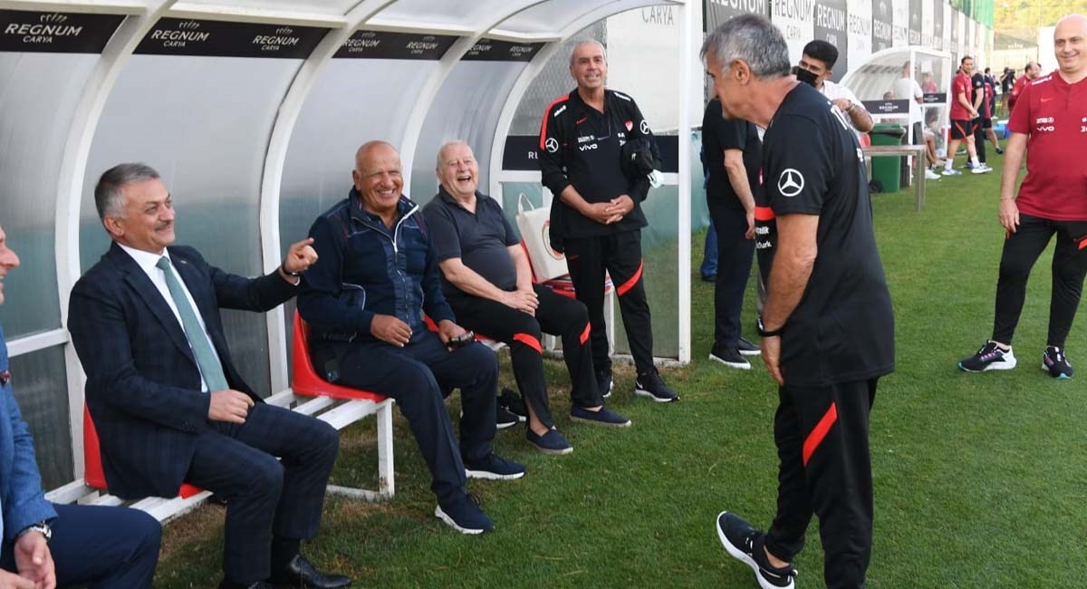 Vali Yazıcı dan A Milli Futbol Takımımıza Ziyaret 03