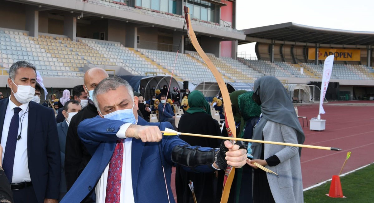 08 geleneksel türk okçuluğu yarışması düzenlendi