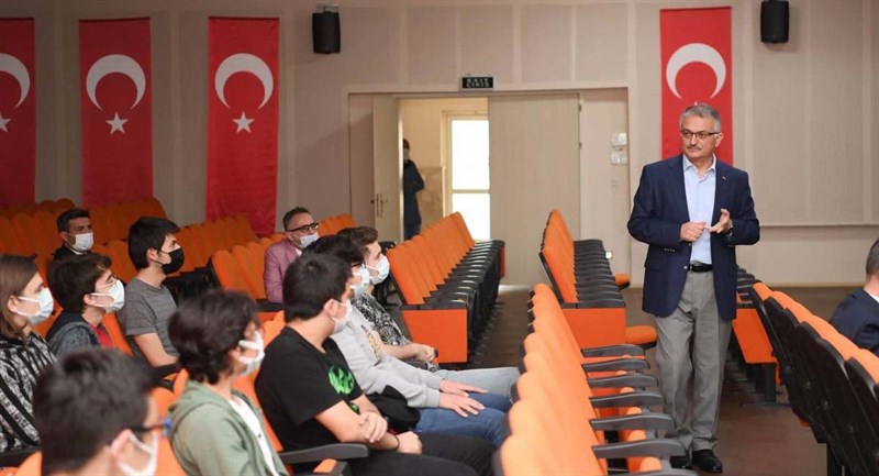 Sevmediğiniz Bir Meslek Seçip Mutsuz Olmayın 04