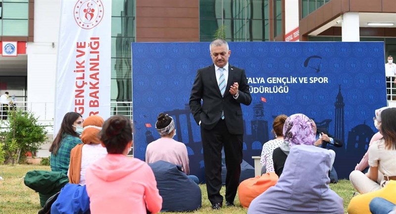 Elmalılı Hamdi Yazır Yurdu Öğrencileri 01