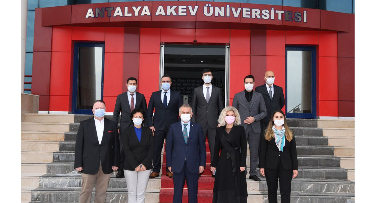 04 Vali Yazıcı Antalya Akev Üniversitesini Ziyaret Etti