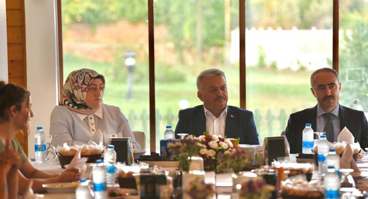 Vali Yazıcı SMA Hastası Çocukların Aileleri İle Bir Araya Geldi 01