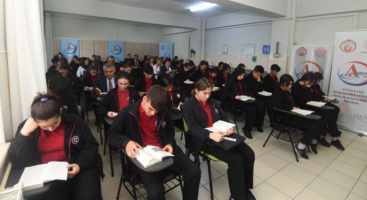 Vali Yazıcı AHENK Projesi Kapsamında 58inci Okulu Ziyaret Etti 03