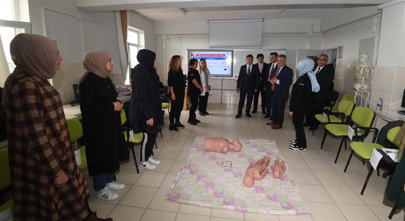 Vali Yazıcı AHENK Projesi Kapsamında 58inci Okulu Ziyaret Etti 14
