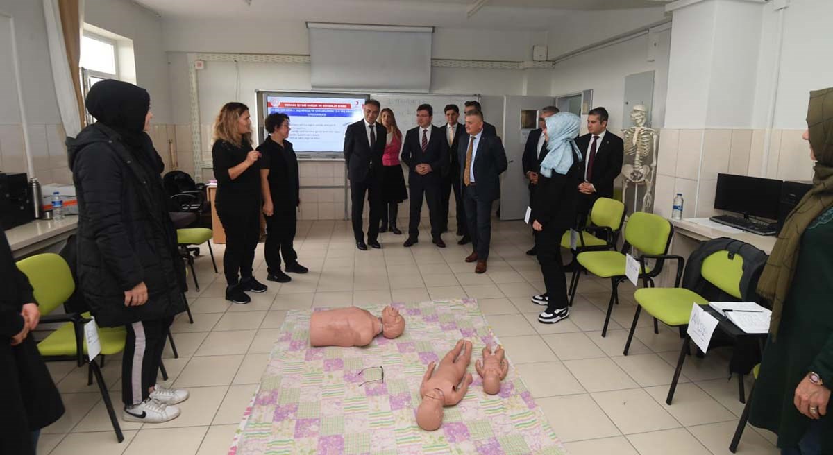 Vali Yazıcı AHENK Projesi Kapsamında 58inci Okulu Ziyaret Etti 15