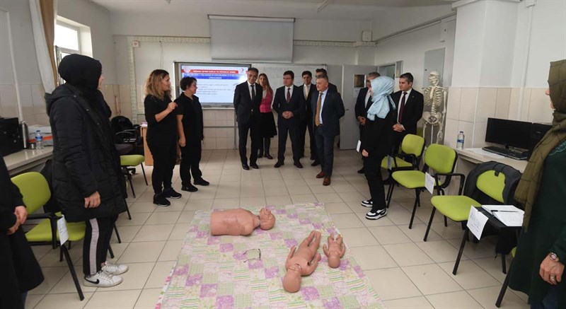 Vali Yazıcı AHENK Projesi Kapsamında 58inci Okulu Ziyaret Etti 15