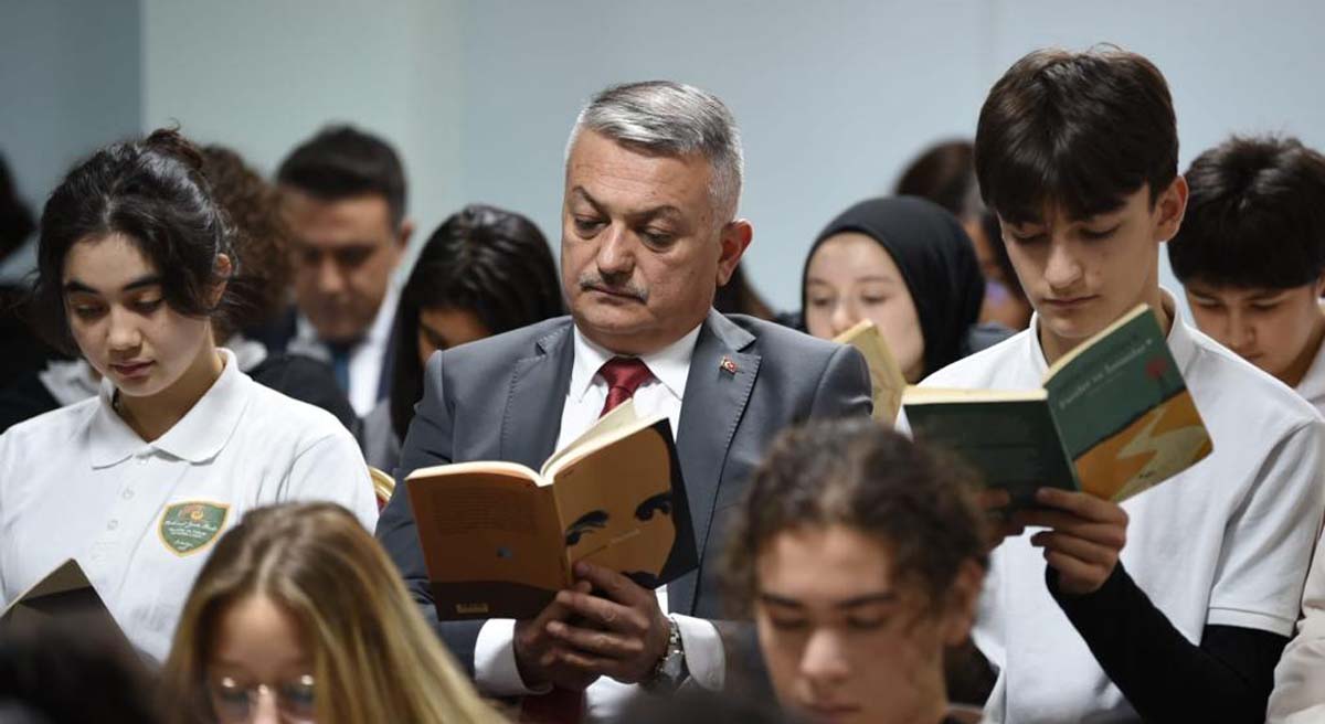 Vali Yazıcı 60 ıncı Okul Ziyaretini Gerçekleştirdi 03
