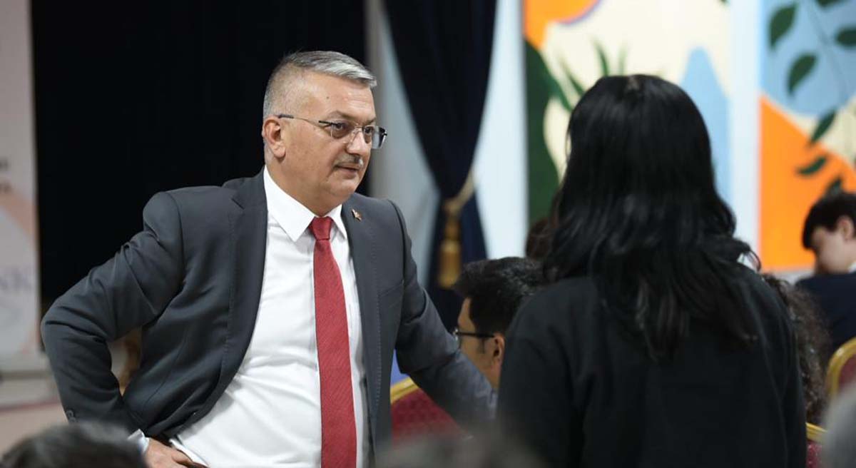 Vali Yazıcı 60 ıncı Okul Ziyaretini Gerçekleştirdi 07