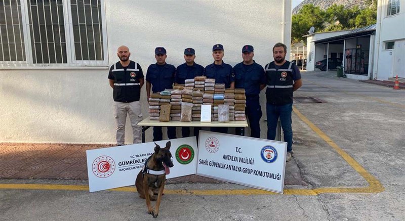 Antalyada Uyuşturucu Tacirlerine Denizde Baskın 02