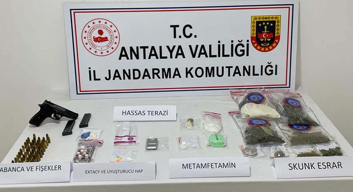 Antalya da Uyarıcı Madde Satanların Kökleri Kazınacak 01