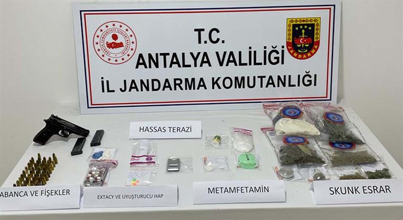 Antalya da Uyarıcı Madde Satanların Kökleri Kazınacak 01