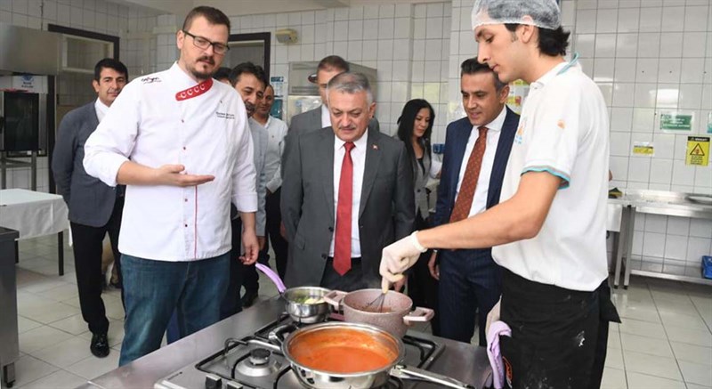 Oteller Kaliteli Elemanların Yetişmesini Bekliyor 09