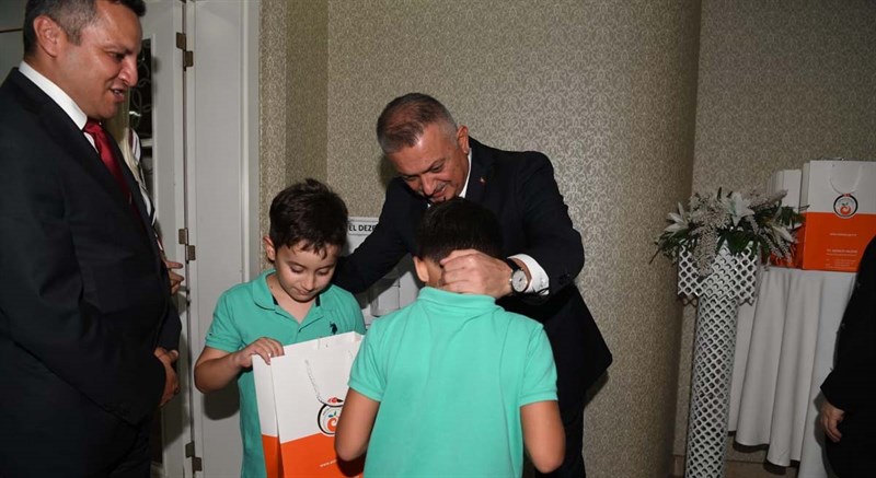 Türk Milleti Olarak Her Zaman Yanınızda Ve Hizmetkarınızız 03