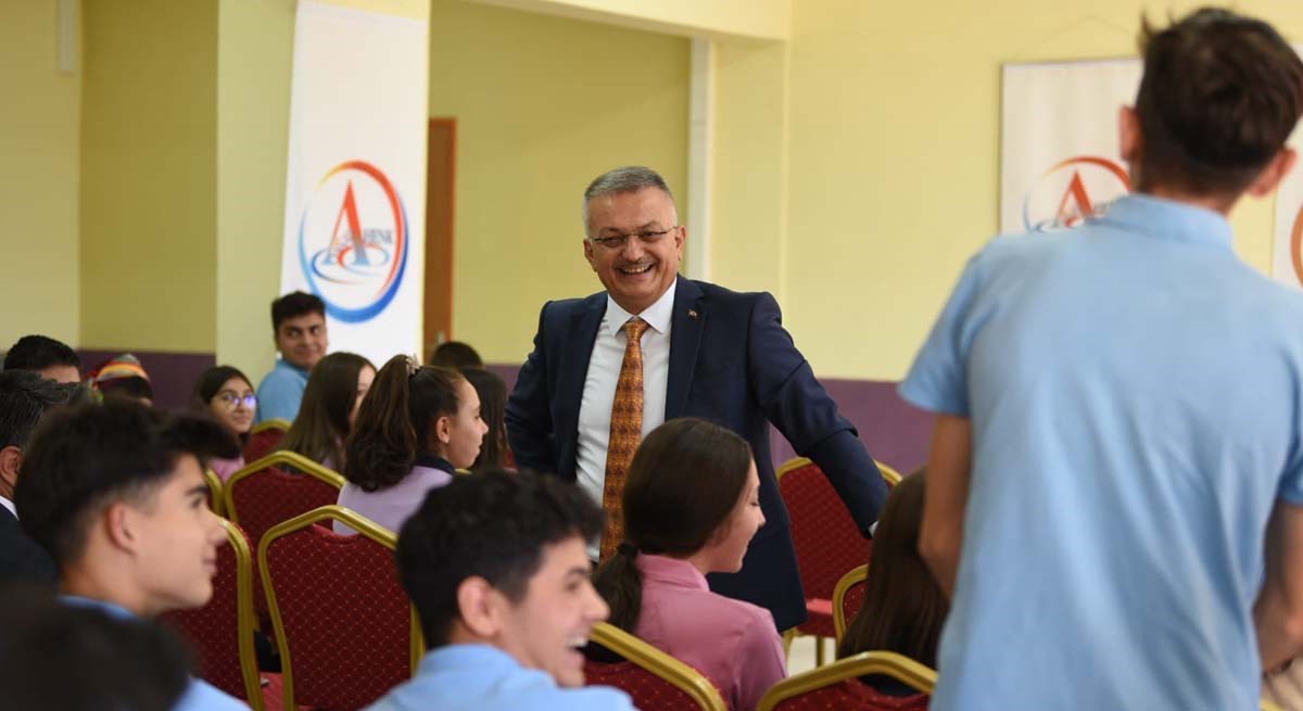 Türk Gencinin Başaramayacağı Hiçbir Şey Yoktur 08