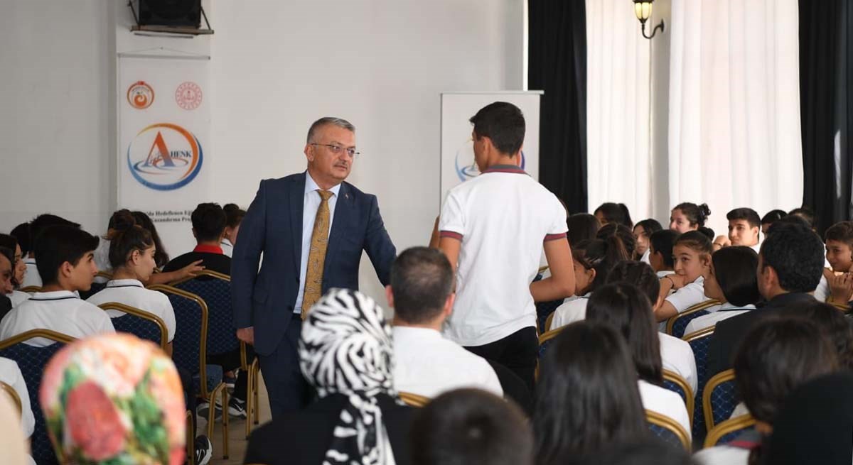 Hedeflerimizi Doğru Belirleyip O Doğrultuda Hareket Etmeliyiz 06