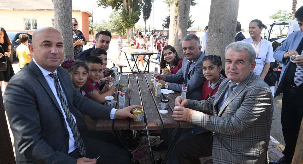 Vali Yazıcı Dünya Süt Gününü Öğrencilerle Kutladı 08
