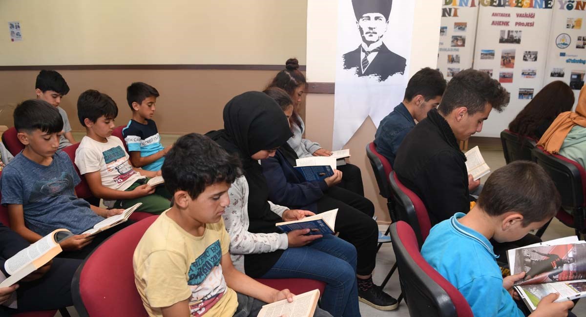 AHENK Projemizle Topluma Yararlı Bireyler Yetiştirmeyi Amaçlıyoruz 09