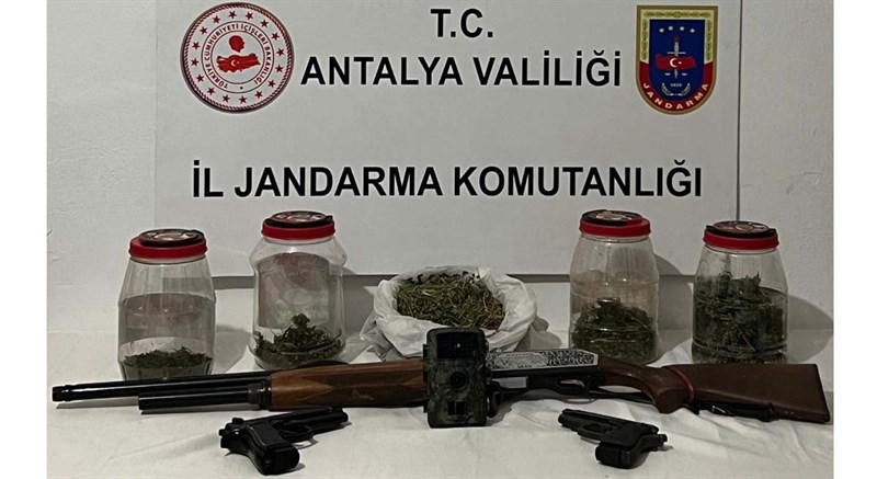 Jandarmadan Uyuşturucu Madde İmal Ve Ticareti Yapan Şahıslara Operasyon 01