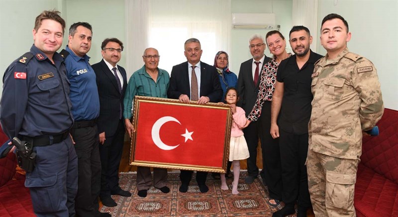 Şehitlerimize Minnet Ve Şükran Borçluyuz 04