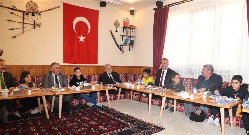 02 Güzel Bir İnsan Yetiştirmek Bu Dünyadaki En Fevkalade Şey
