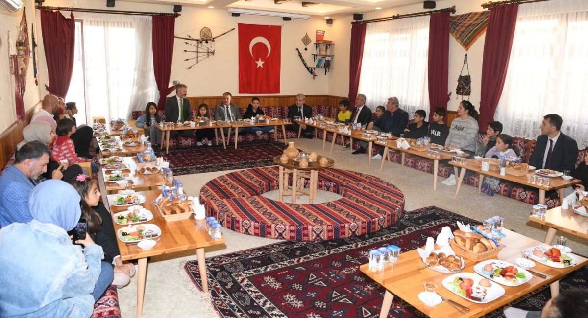03 Güzel Bir İnsan Yetiştirmek Bu Dünyadaki En Fevkalade Şey