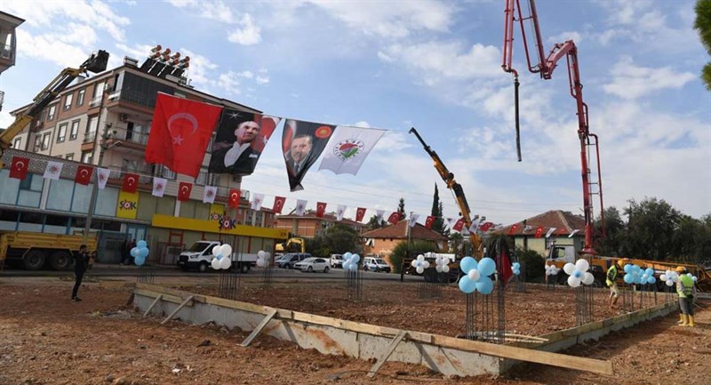 08 Hayrı Cebi Zengin Olan Değil Gönlü Zengin Olan İnsanlar Yapar