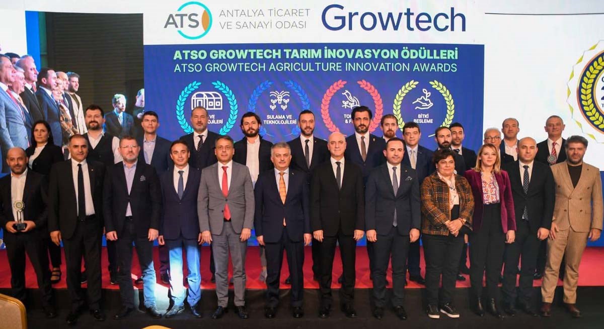 Antalya Hem Tarımı Hem Turizmi Profesyonelce Yapıyor 03