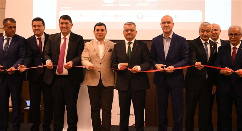 Vali Yazıcı KOMATEK Fuarına Katıldı 01