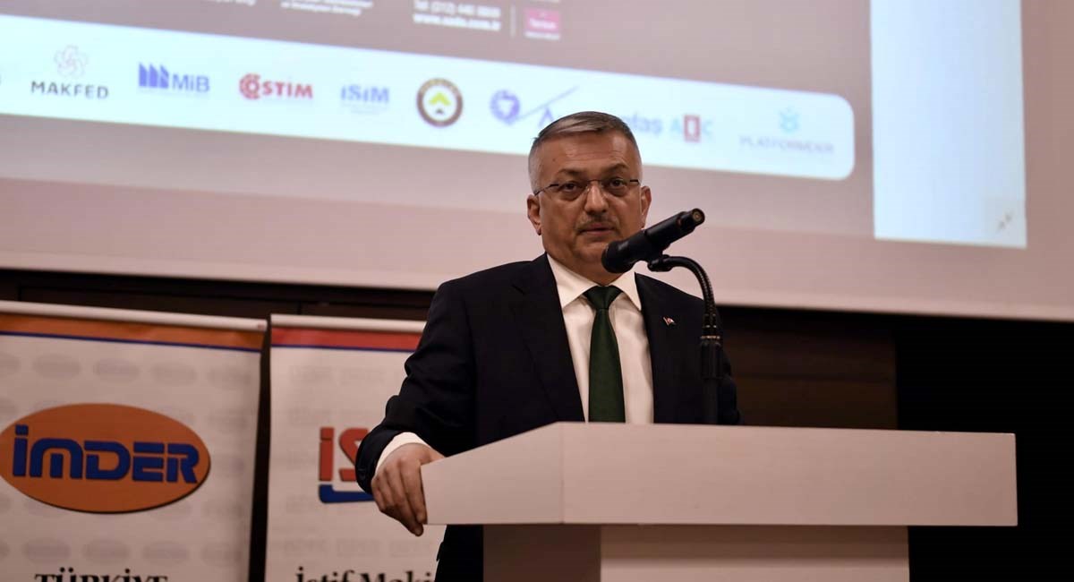 Vali Yazıcı KOMATEK Fuarına Katıldı 02