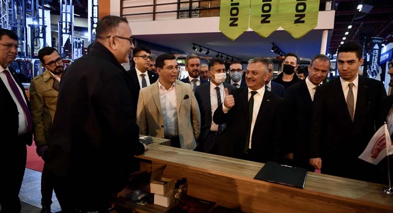 Vali Yazıcı KOMATEK Fuarına Katıldı 04