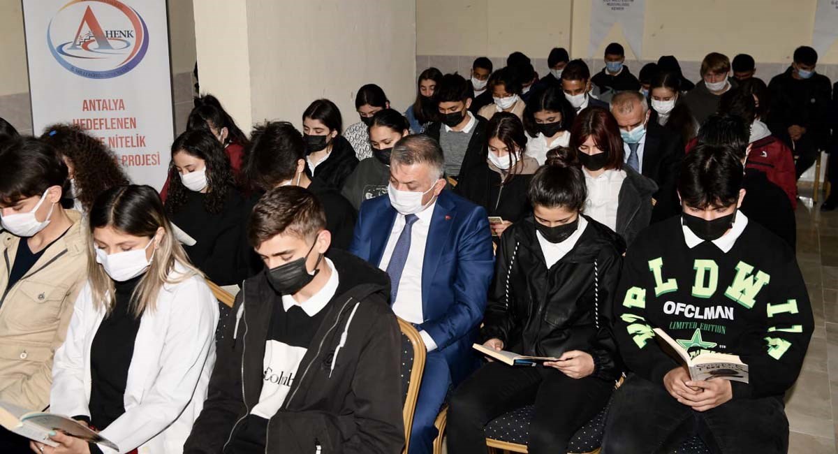 Vali Yazıcı Kemerde Öğrencilerle ve Okul Müdürleriyle Buluştu 02